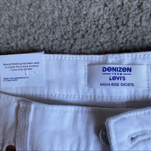 NWT Denizen front Levi's High-Rise Denim Woman Shorts size 10/W30 - Picture 3 of 4